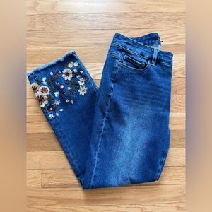 John Mark Embroidered Blue Jeans size 6 EUC boho floral denim